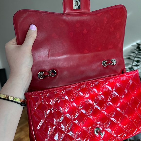 Chanel red patent jumbo single flap bag with silver hardware - Picture 11 of 16